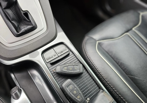 Ford Kuga cena 37500 przebieg: 204000, rok produkcji 2013 z Opole małe 466
